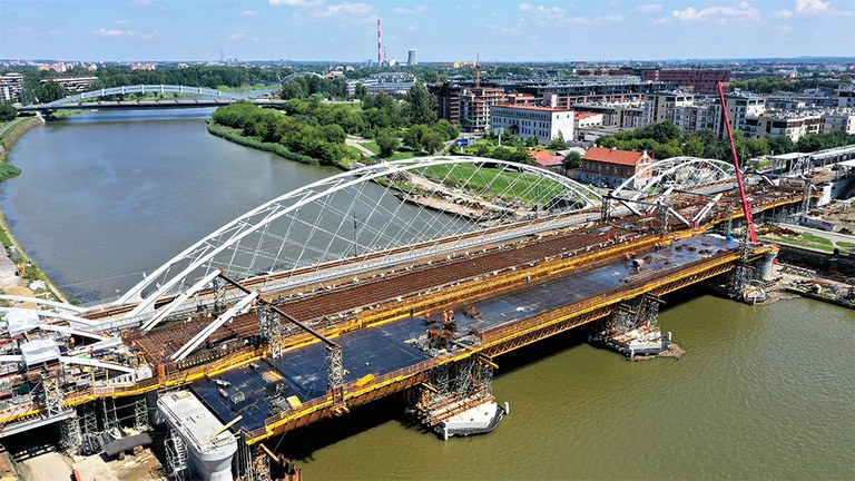 Cercha H-33, solución modular y portante en la construcción de dos puentes en Cracovia