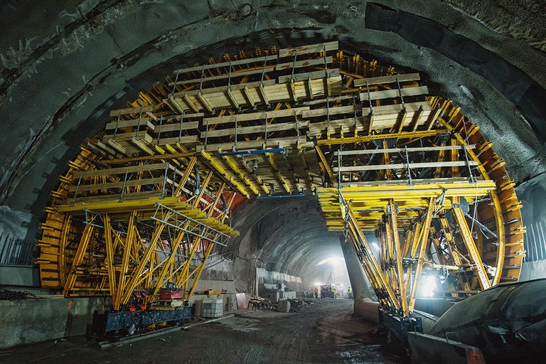 La construcción del túnel de carretera más largo de Polonia con el carro de encofrado MK