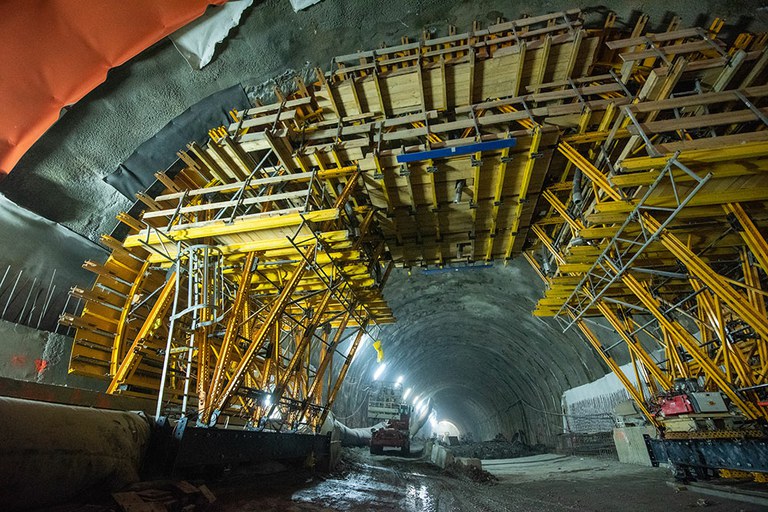 La construcción del túnel de carretera más largo de Polonia con el carro de encofrado MK