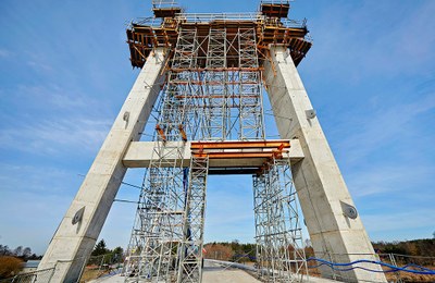 Ingeniería de encofrado y apeo para el nuevo puente sobre el río Narew