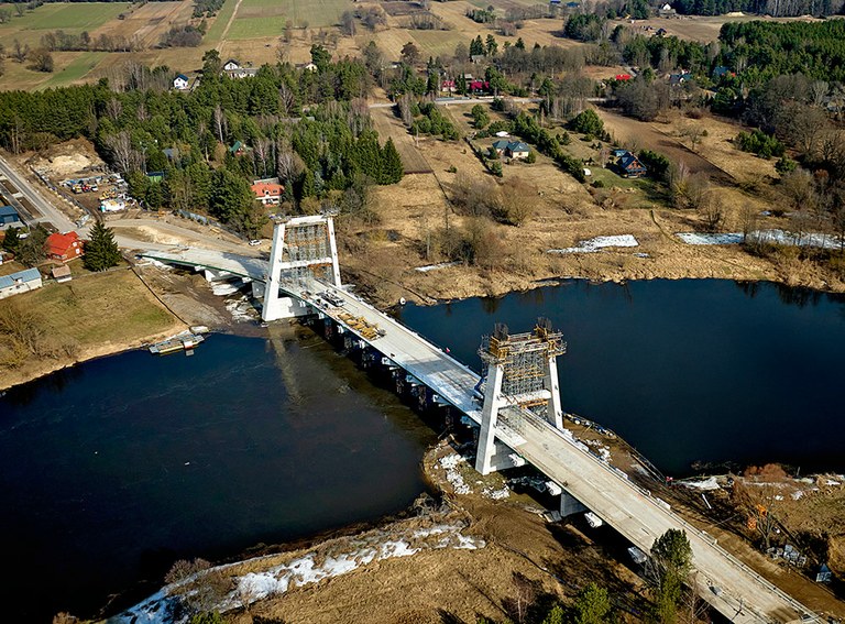 Ingeniería de encofrado y apeo para el nuevo puente sobre el río Narew