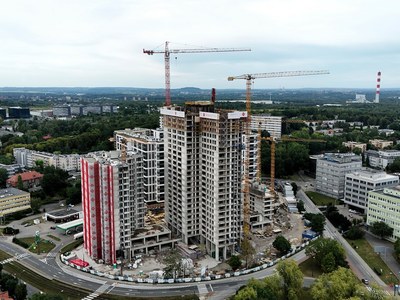 Construcción en altura en Katowice: tecnología de encofrado en rascacielos