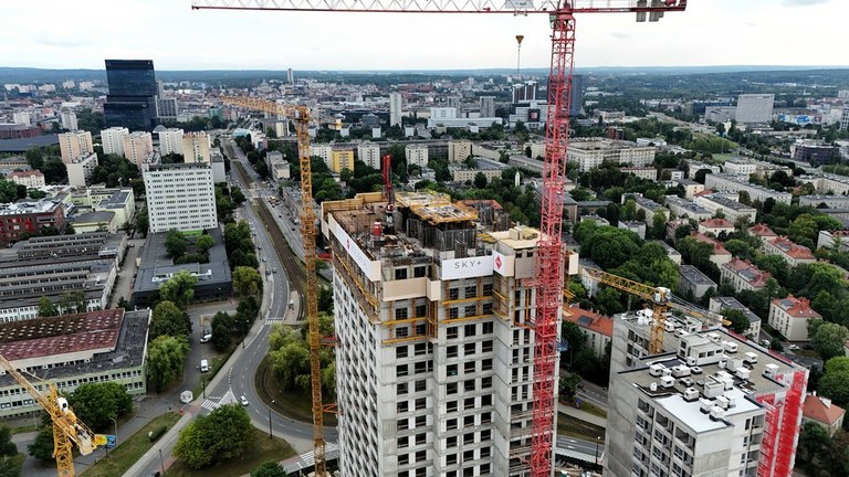 Construcción en altura en Katowice: tecnología de encofrado en rascacielos
