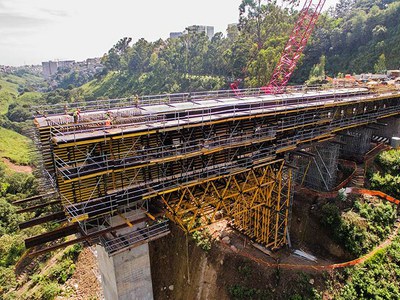 Múltiples aplicaciones del Sistema MK en el Viaducto Interlomas, México