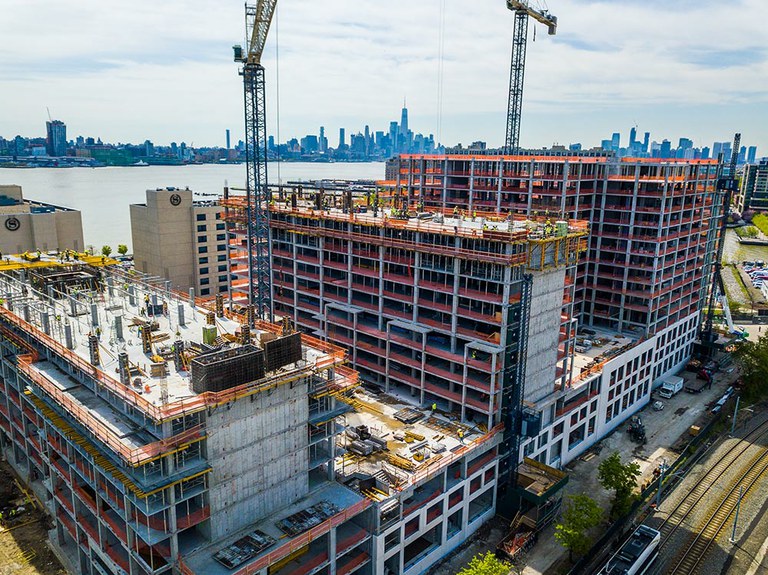 Productividad y seguridad en la edificación de 800 Harbor Boulevard de Nueva Jersey