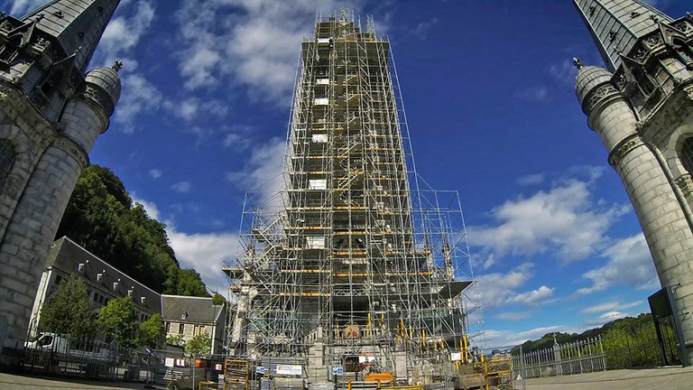 Soluciones de andamio a medida para la restauración del Santuario de Lourdes