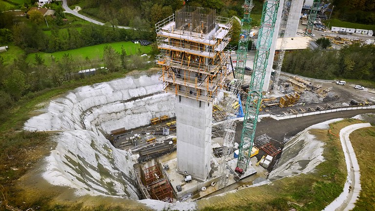 Reutilización del material al máximo y reducción del plazo de ejecución en el viaducto de Zumelegi